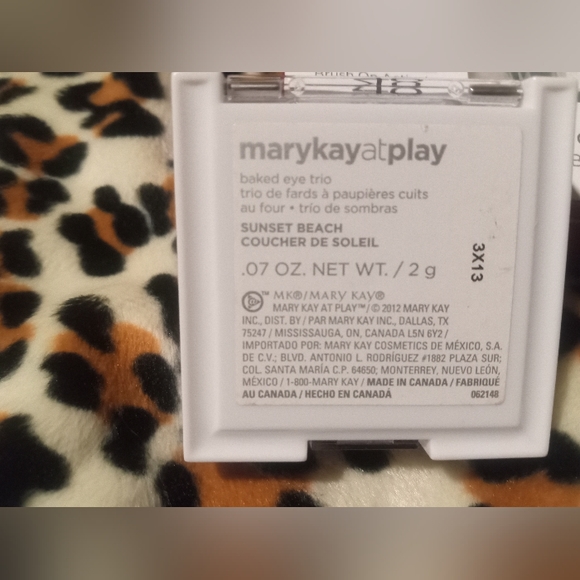 Mary Kay At Play Baked Eye Trio in Sunset Beach - Picture 3 of 3
